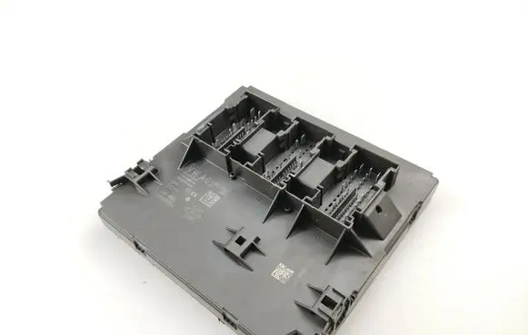 Volkswagen Scirocco Comfort/convenience module 5K0937086C