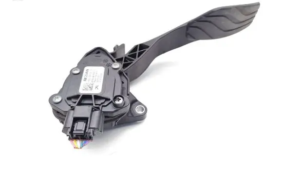 Nissan X-Trail T32 Accelerator throttle pedal 18002-4BG0B 6PV009978