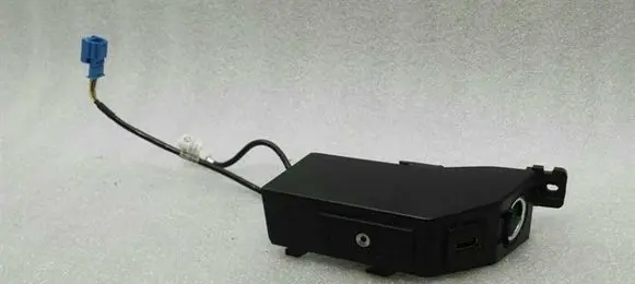 Mercedes-Benz SLK R172 USB socket connector A1728210211