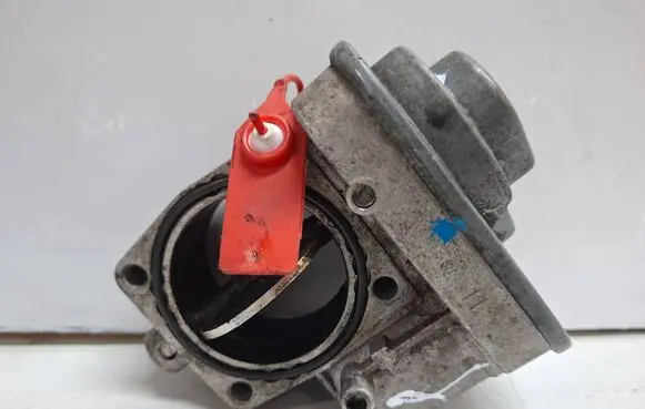 Opel Astra J Throttle body valve S16886282 898105210