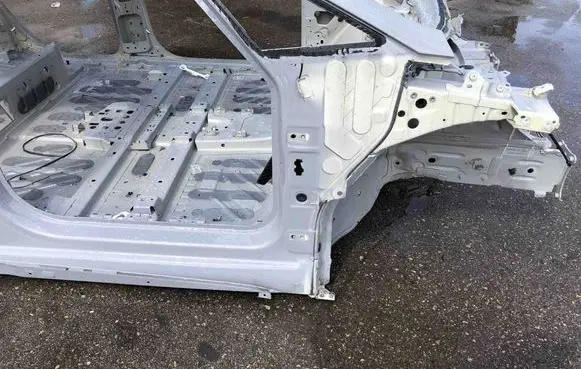 Cupra Born Front quarter panel 