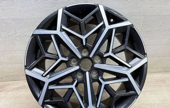 Hyundai Tucson IV NX4 R19 alloy rim 52910N7400