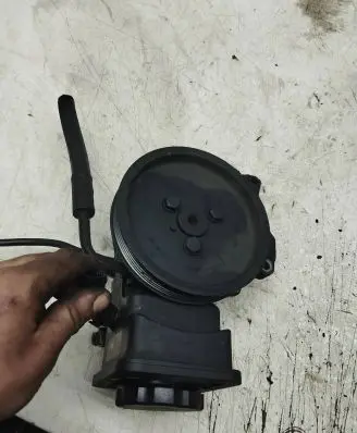 BMW 3 E46 Power steering pump 6756575 7692574519
