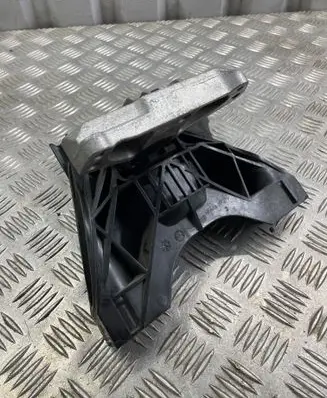 Peugeot 3008 II Engine mount bracket 9820297580