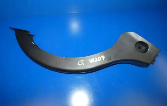 Mercedes-Benz E C207 W207 Other trunk/boot trim element