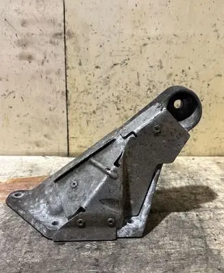 BMW 3 E46 Engine mounting bracket 6750854 22116750854