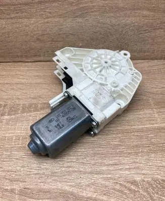 Audi A4 S4 B8 8K Front door window regulator motor 8K0959802A
