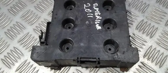 Battery bracket