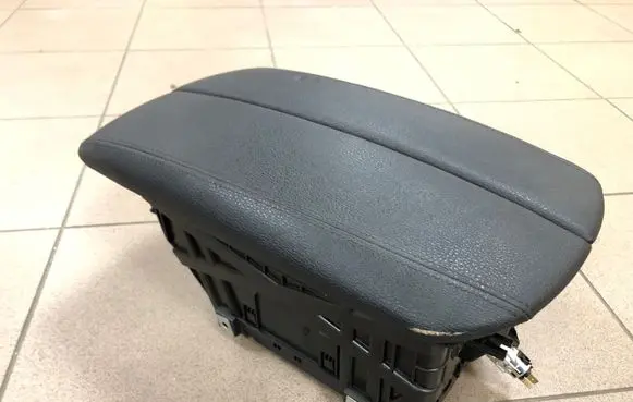 BMW X5 F15 Armrest 105069597C 10055913 9252108