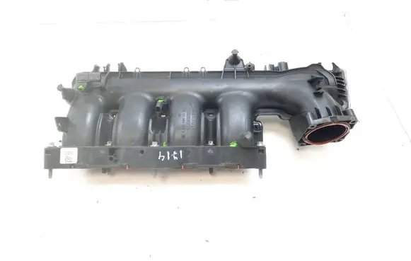 Mercedes-Benz CLA C117 X117 W117 Intake manifold A2700900737