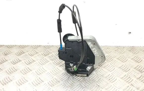 Toyota Avensis T270 Rear door lock 9F2710
