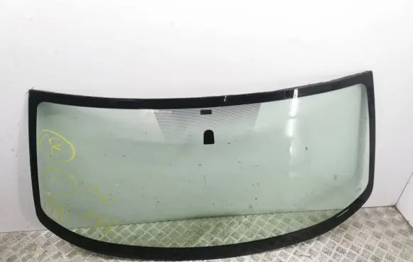 Nissan 350Z Front windscreen/windshield window 