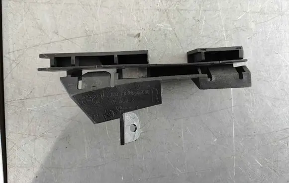 BMW 3 E46 Front bumper mounting bracket 51117030618 7030618