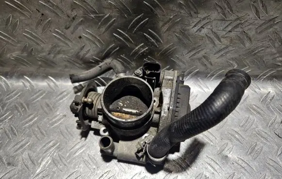 Audi A6 S6 C5 4B Throttle valve 058133063