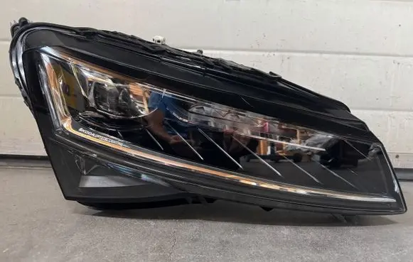 Skoda Superb B8 (3V) Headlight/headlamp 3V1941016D