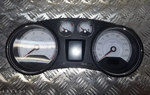 Peugeot 308 Speedometer (instrument cluster) 9665107580