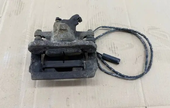 Rear brake caliper