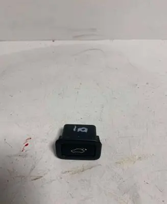 Volvo V70 Tailgate/boot open switch button 31264960AA 31264960