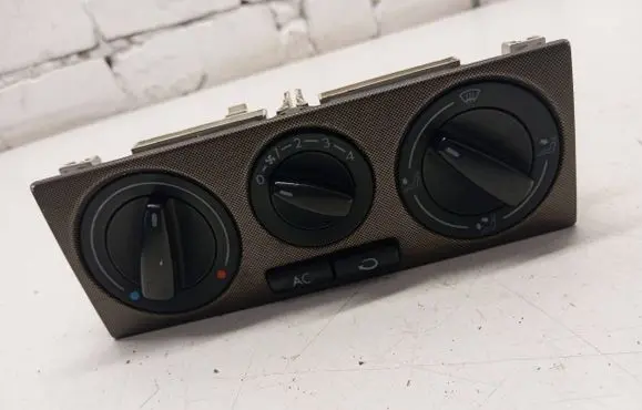 Volkswagen Golf IV Climate control unit W14B2ZSC5