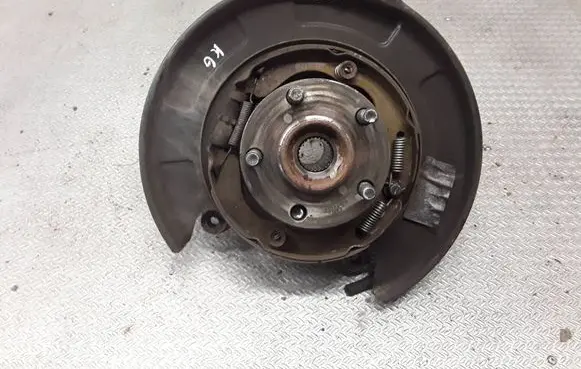 Subaru Forester SH Rear wheel hub spindle/knuckle 