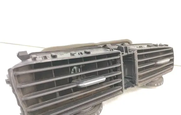 Volkswagen Golf VII Dash center air vent grill 5G1819728 5G1815736 5G1815735