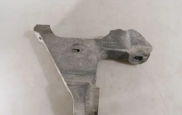 Renault Trafic III (X82) Gearbox mounting bracket 244834609R 93450725