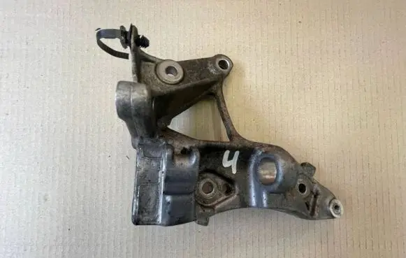 Citroen DS5 Generator/alternator bracket 9653249480