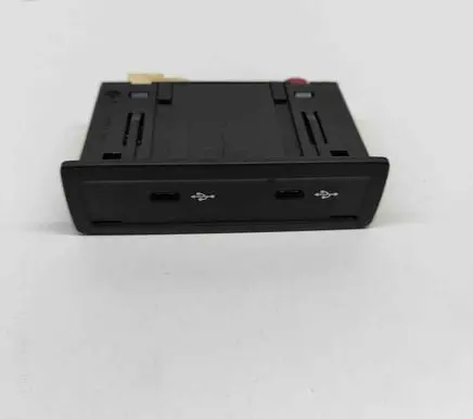 Mercedes-Benz E W213 USB socket connector A2478204002