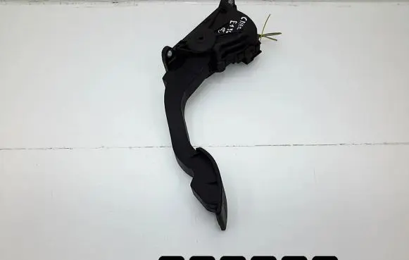 Ford C-MAX I Accelerator throttle pedal 3M519F836CF