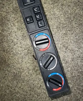 BMW 5 E34 Climate control unit 1388029