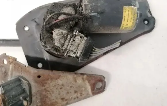 Citroen Berlingo Wiper motor 962101448a