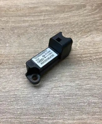 Audi A6 S6 C5 4B Airbag deployment crash/impact sensor 4B0959643B