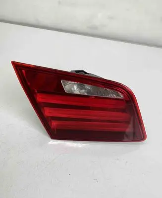 Tailgate rear/tail lights