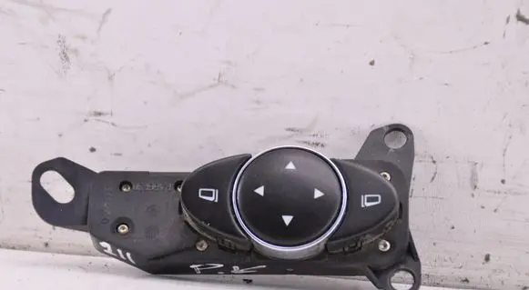 Mercedes-Benz E W211 Wing mirror switch 2118208310