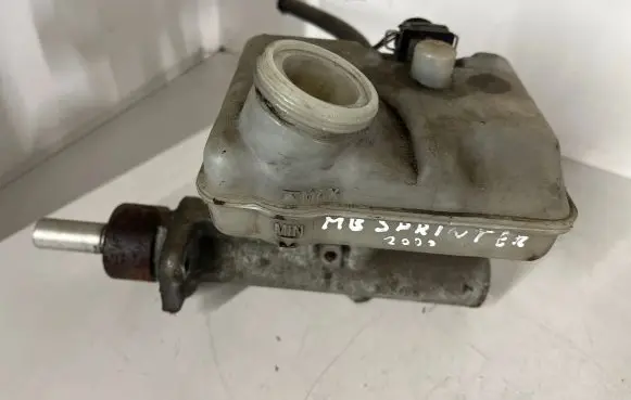 Mercedes-Benz Sprinter W901 W902 W903 W904 Master brake cylinder A0024314002 0204021697