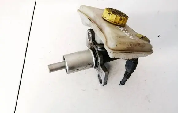 Master brake cylinder