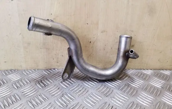 Lexus CT 200H Engine coolant pipe/hose