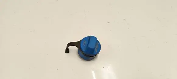 Mercedes-Benz GLE (W166 - C292) Adblue tank cap A0004700300