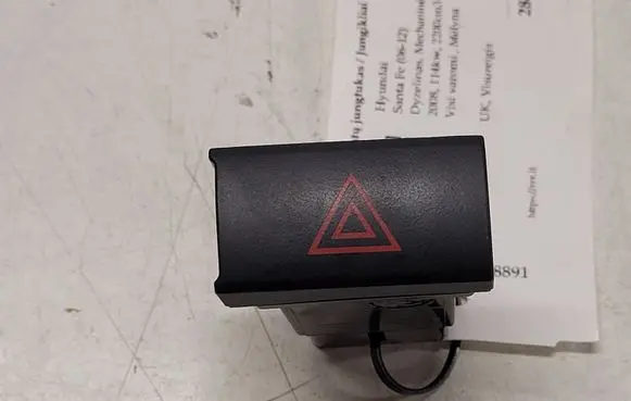Hyundai Santa Fe Hazard light switch