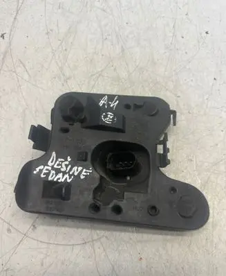 Audi A4 S4 B6 8E 8H Tail light bulb cover holder 153948