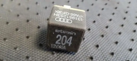 Audi A4 S4 B5 8D Other relay 431951253H