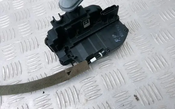 Renault Koleos I Front door lock