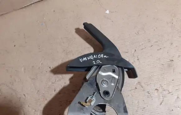 Nissan Qashqai Handbrake/parking brake lever assembly 011319443