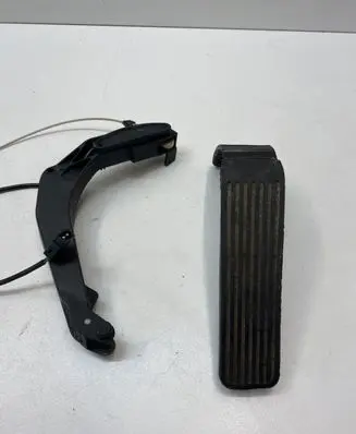 Mercedes-Benz SL R129 Accelerator throttle pedal 1243011320 A1243011320