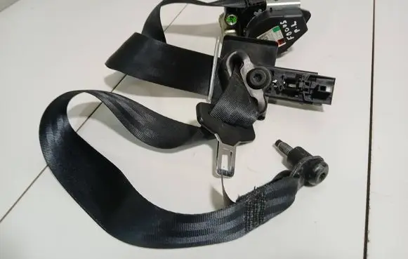 Front seatbelt