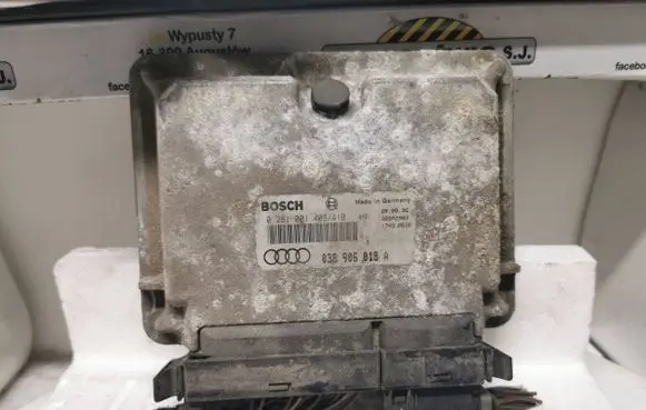 Skoda Octavia Mk2 (1Z) Engine control unit/module 038906018A 28SA2983 0281001409