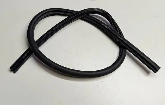 Volkswagen Scirocco Front door rubber seal 1K8867911BT1 1K8867911B