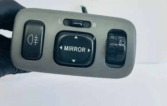 Toyota Yaris Wing mirror switch 777193