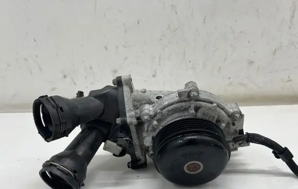 Mercedes-Benz E W213 Water pump A6542000001