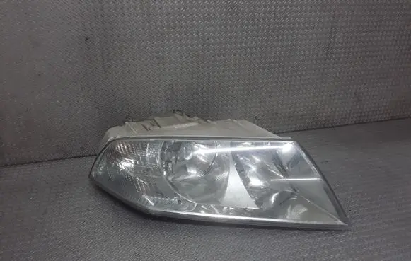 Skoda Octavia Mk2 (1Z) Headlight/headlamp
